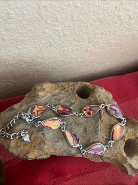 Vintage 90s Silver Tone Zinc Alloy Teardrop Multicolor Abalone Resin Bracelet